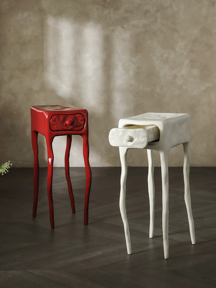 Meja Samping Bertekstur Tanah  - Tables ulasan dan harga